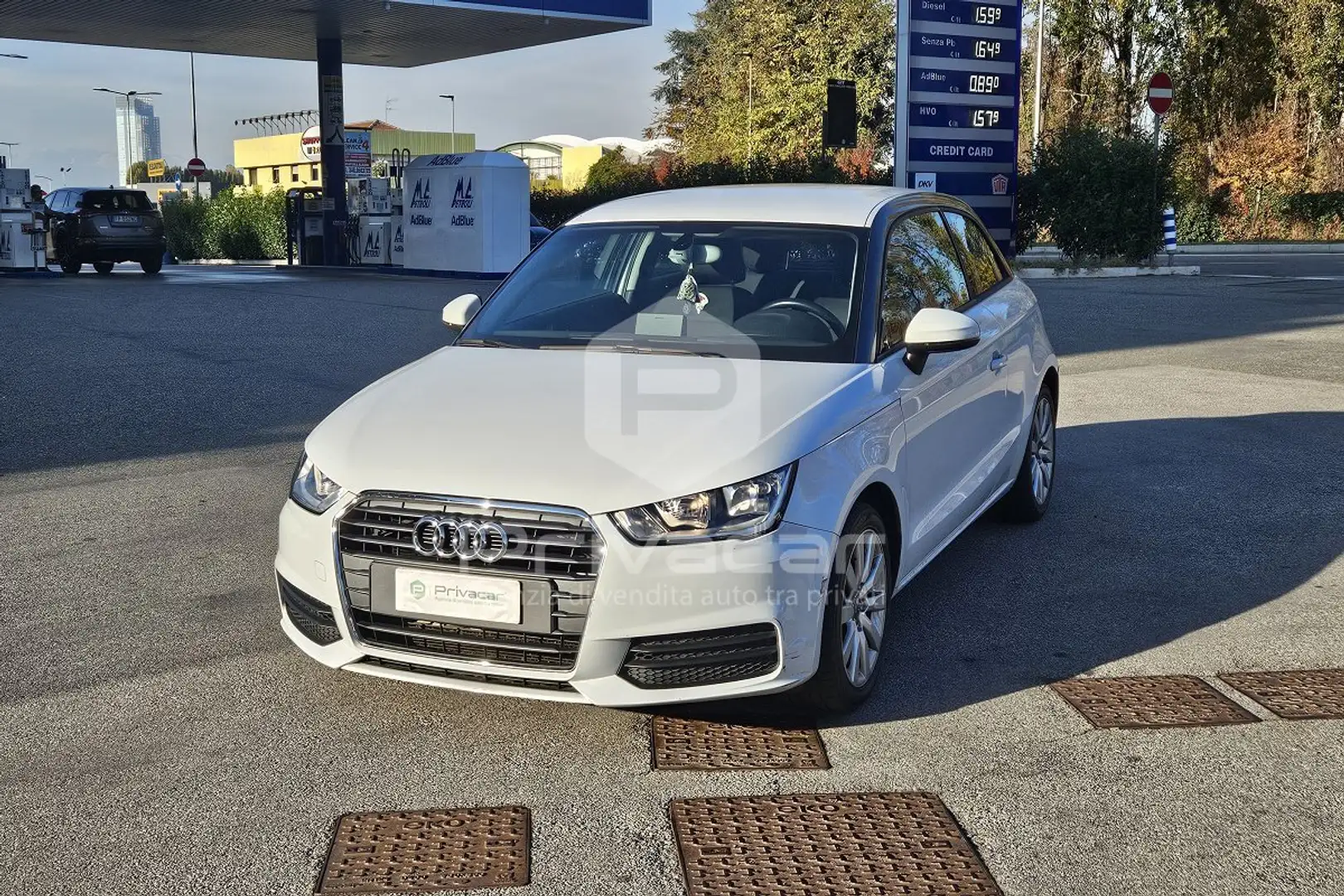Audi A1 A1 1.4 TDI ultra Metal plus Weiß - 1