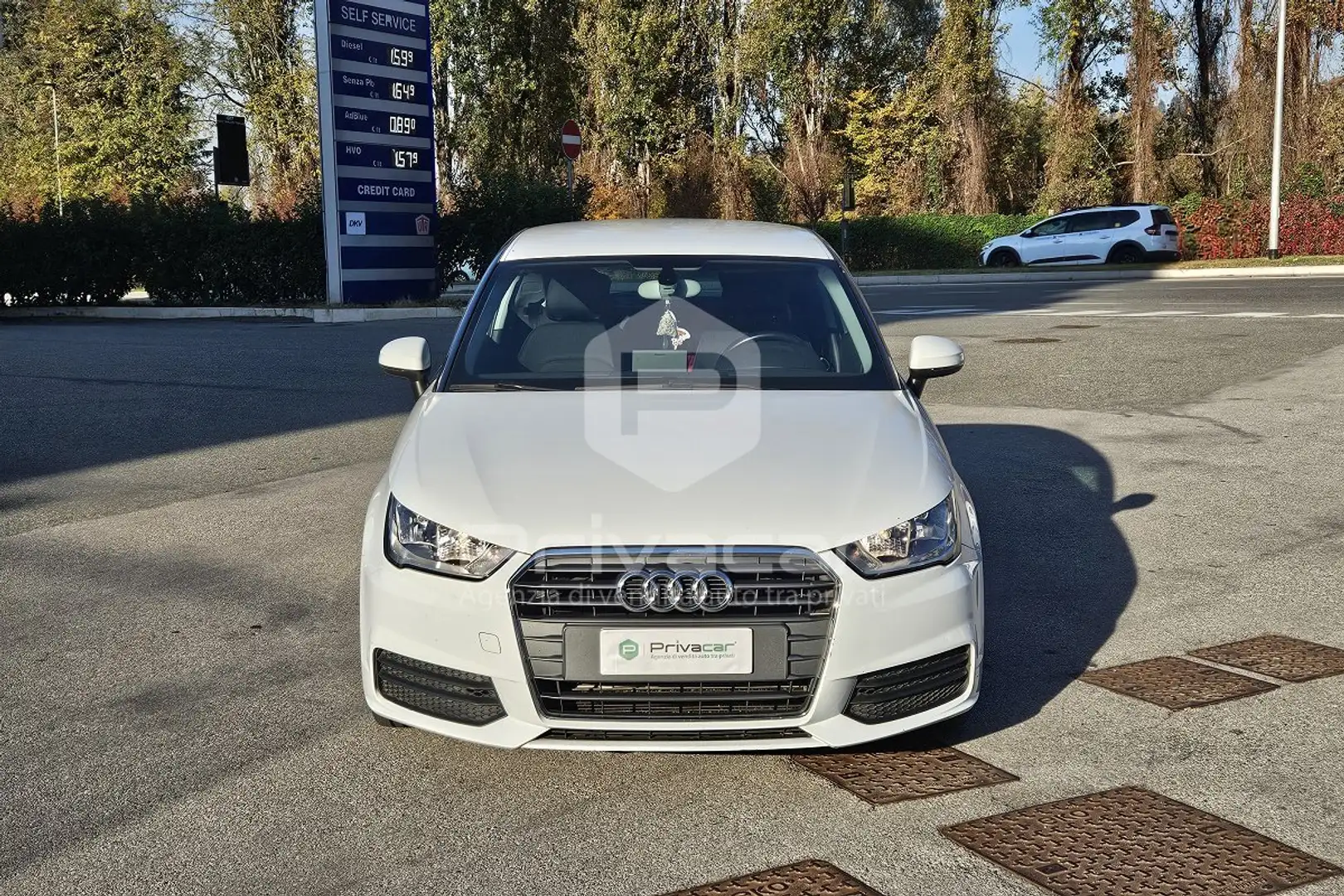 Audi A1 A1 1.4 TDI ultra Metal plus Weiß - 2