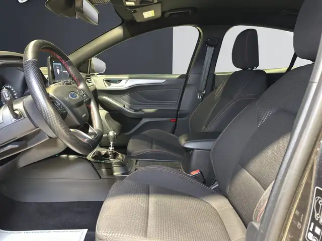 Ford Focus view 13