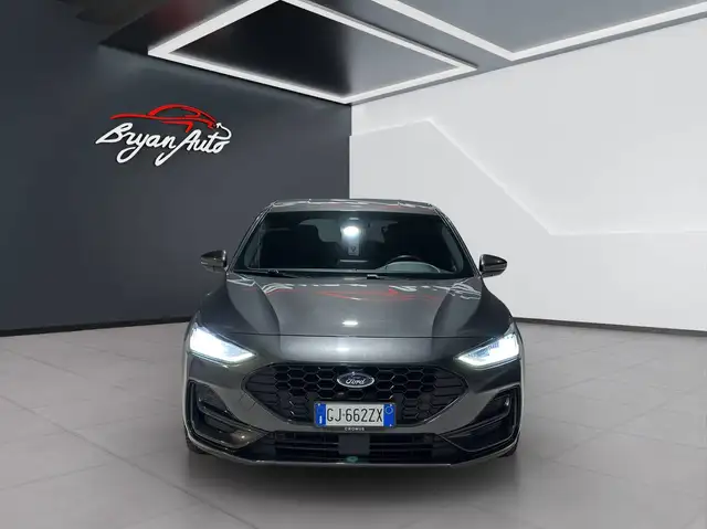 Ford Focus view 3