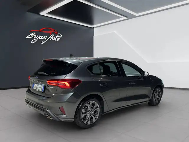Ford Focus view 5