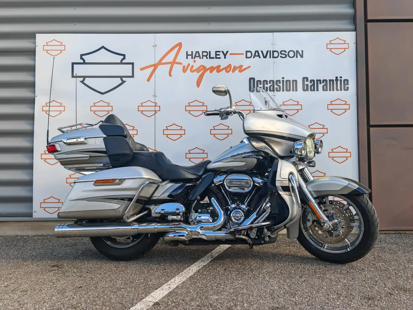 Harley-Davidson Electra Glide Grau - 1