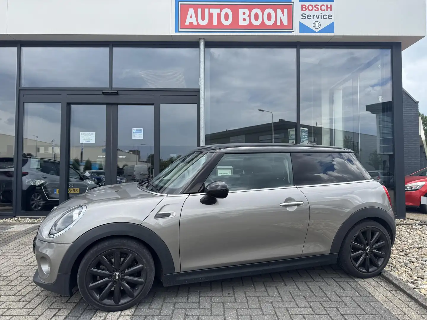 MINI Cooper Mini 1.5 136PK AUTOMAAT/APPCARPLAY/CLIMA/S&S/ MEDI Grijs - 1