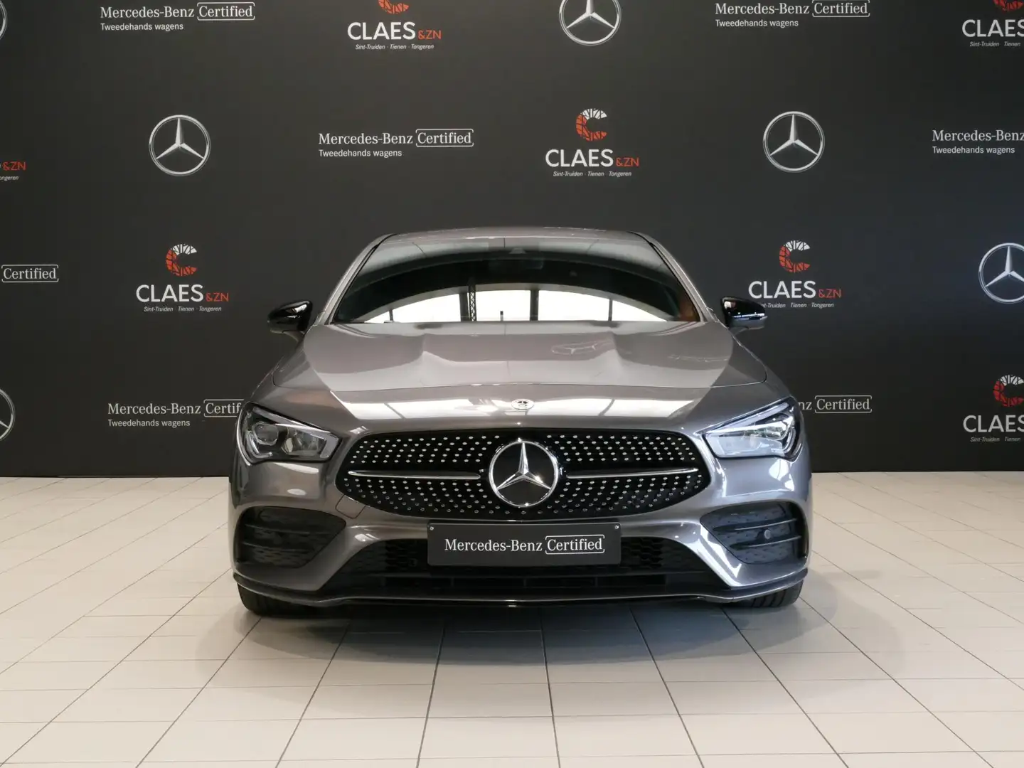 Mercedes-Benz CLA 180 Shooting Brake AMG Line DOS 4463 Gris - 2