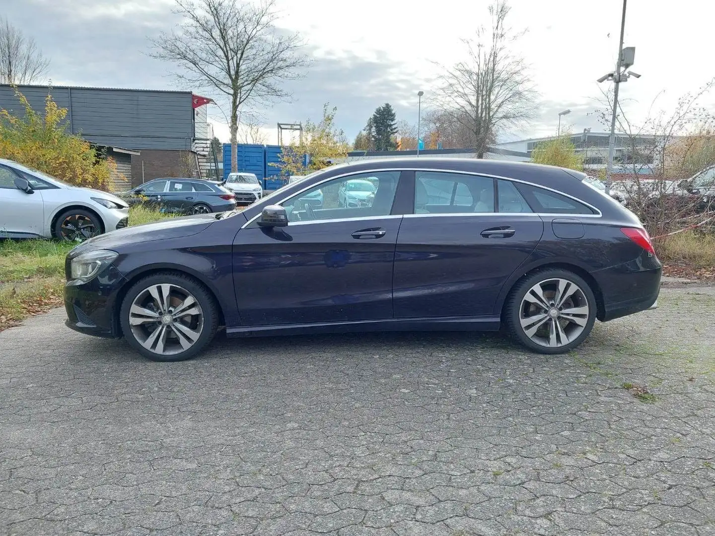 Mercedes-Benz CLA 180 SB Urban/Pano/Navi/TW/SP/RFK/PDC/2Hd Violett - 2