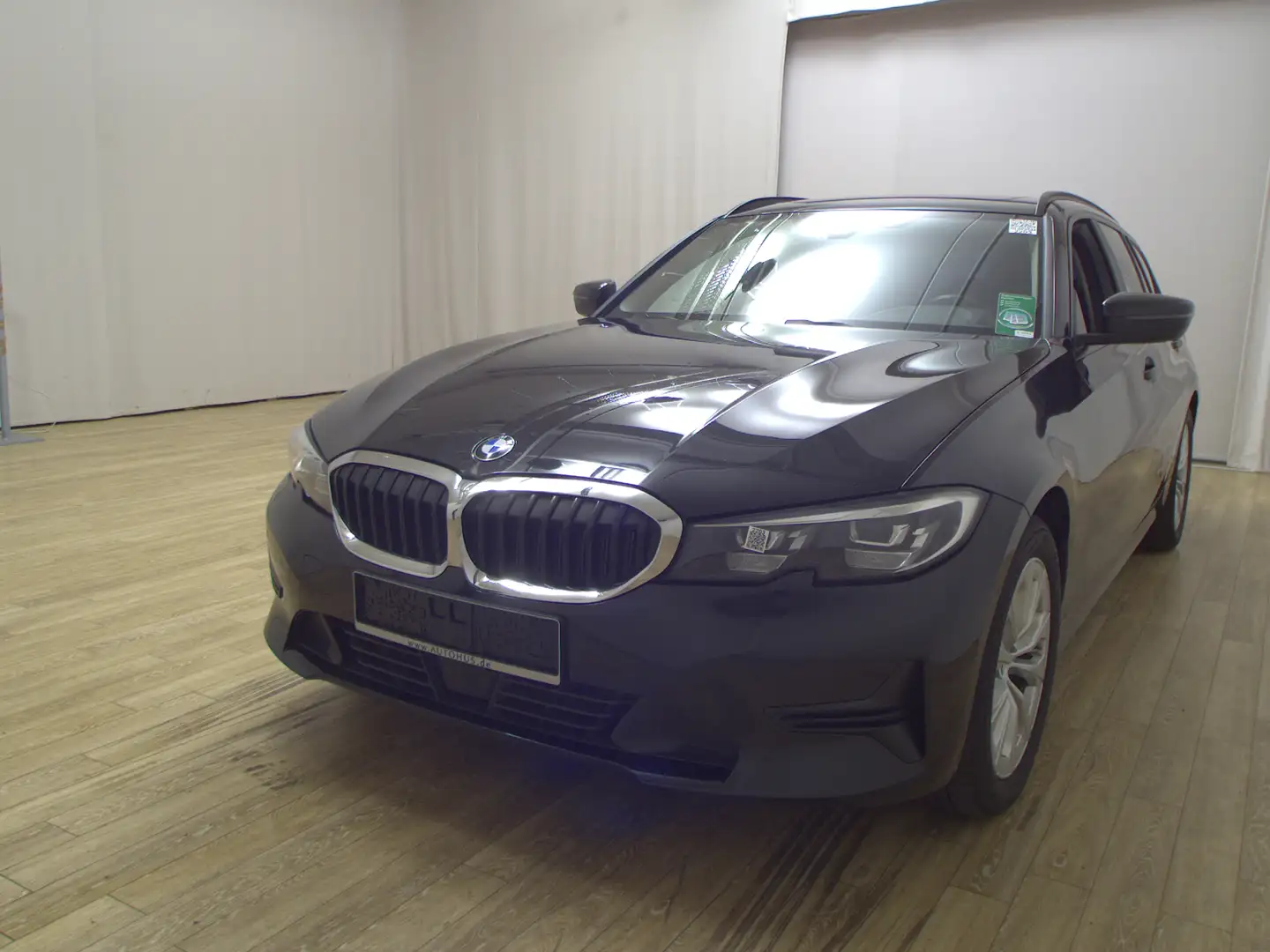 BMW 320 d Touring Advantage Pano LED LC Pro el.Heck Zwart - 2