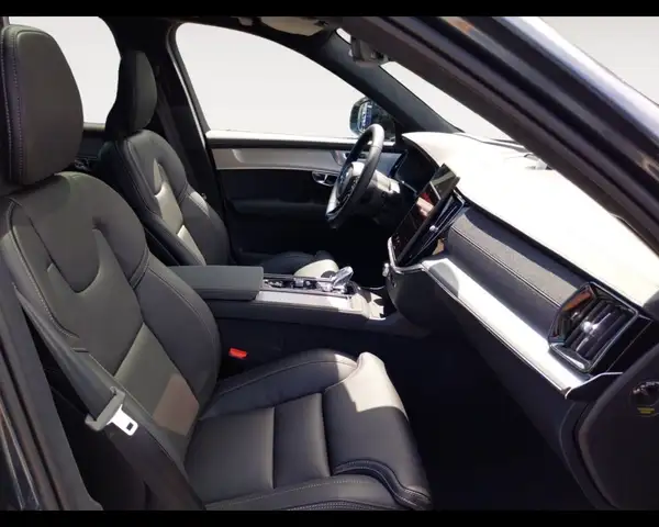 Volvo XC90 view 15