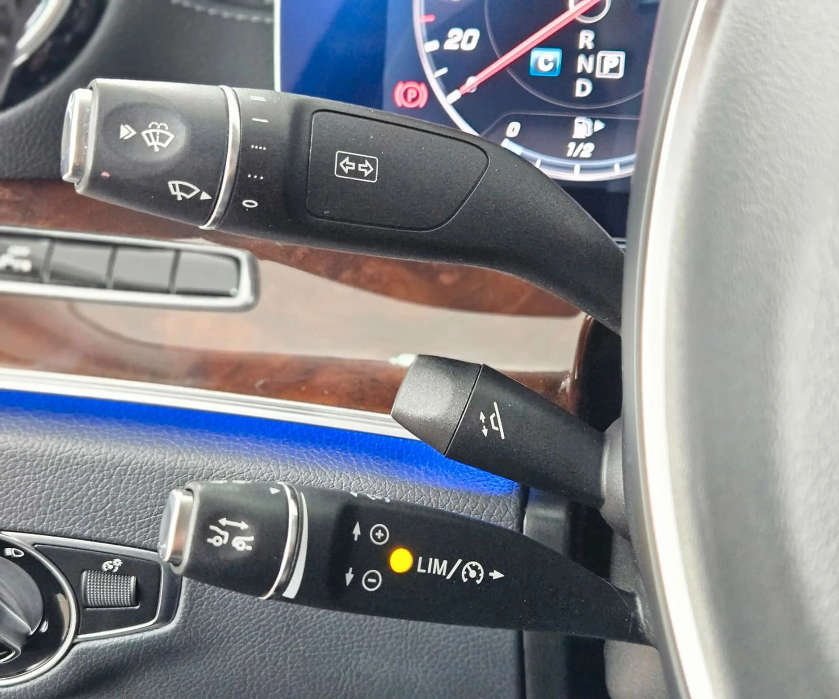 Mercedes-Benz E 400 E400 4Matic — photo 14