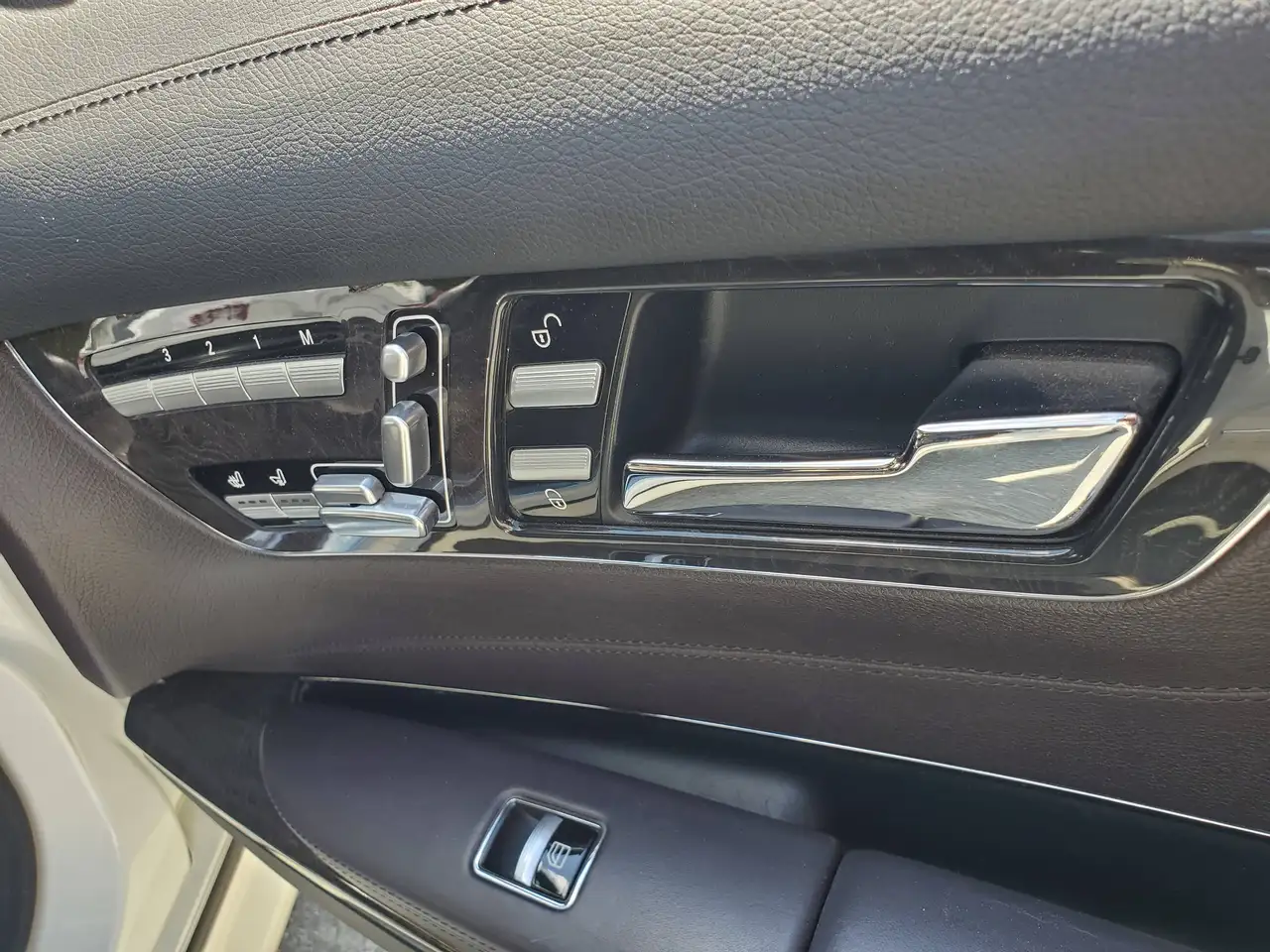Mercedes-Benz CL снимка Mercedes-Benz CL