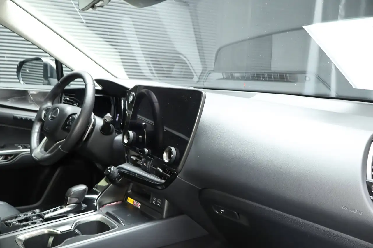 Lexus NX снимка Lexus NX