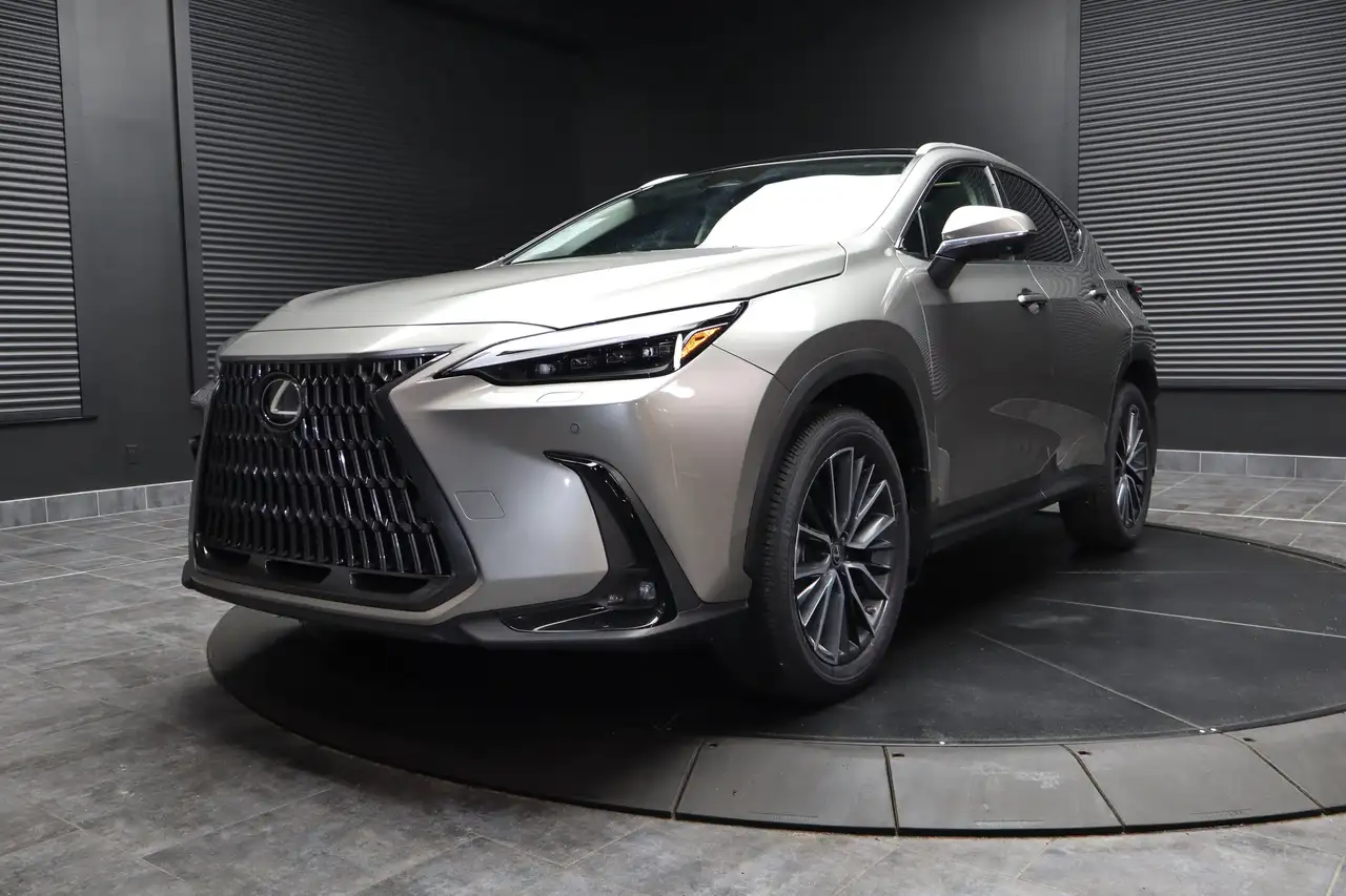 Lexus NX снимка Lexus NX