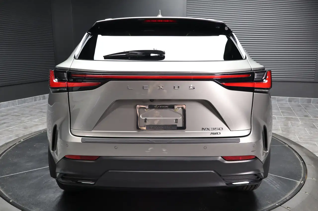 Lexus NX снимка Lexus NX