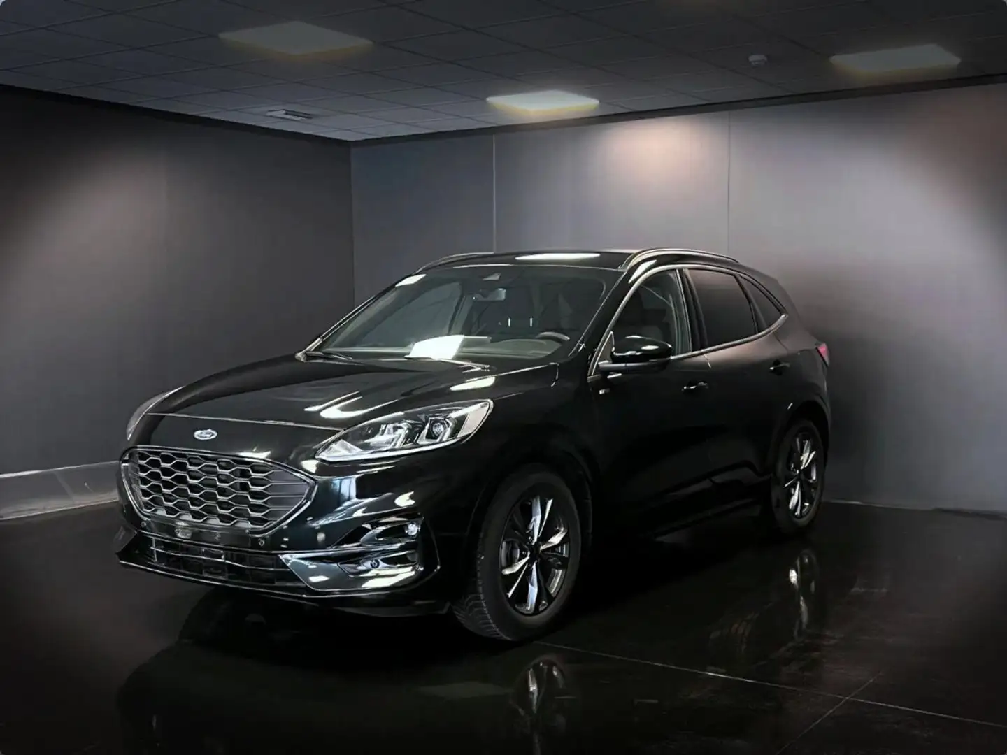 Ford Kuga 2.0 EcoBlue 120CV aut. 2WD ST-Line Schwarz - 1