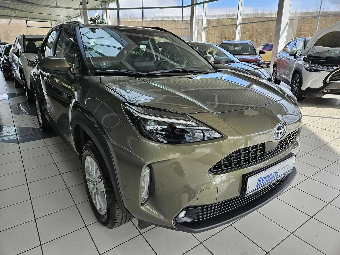 Toyota Yaris Cross Hybrid Team DK HUD elektr. Heckklappe LED Sitzheiz Braun - 2