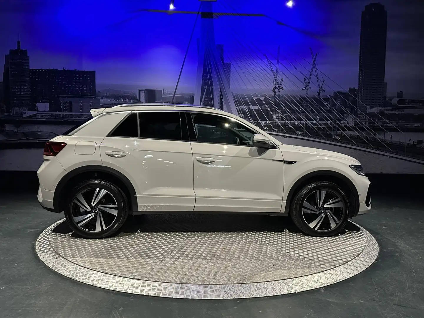 Volkswagen T-Roc 1.5 TSI R-Line Edition *Keyless*Winterpakket*Camer Grau - 2