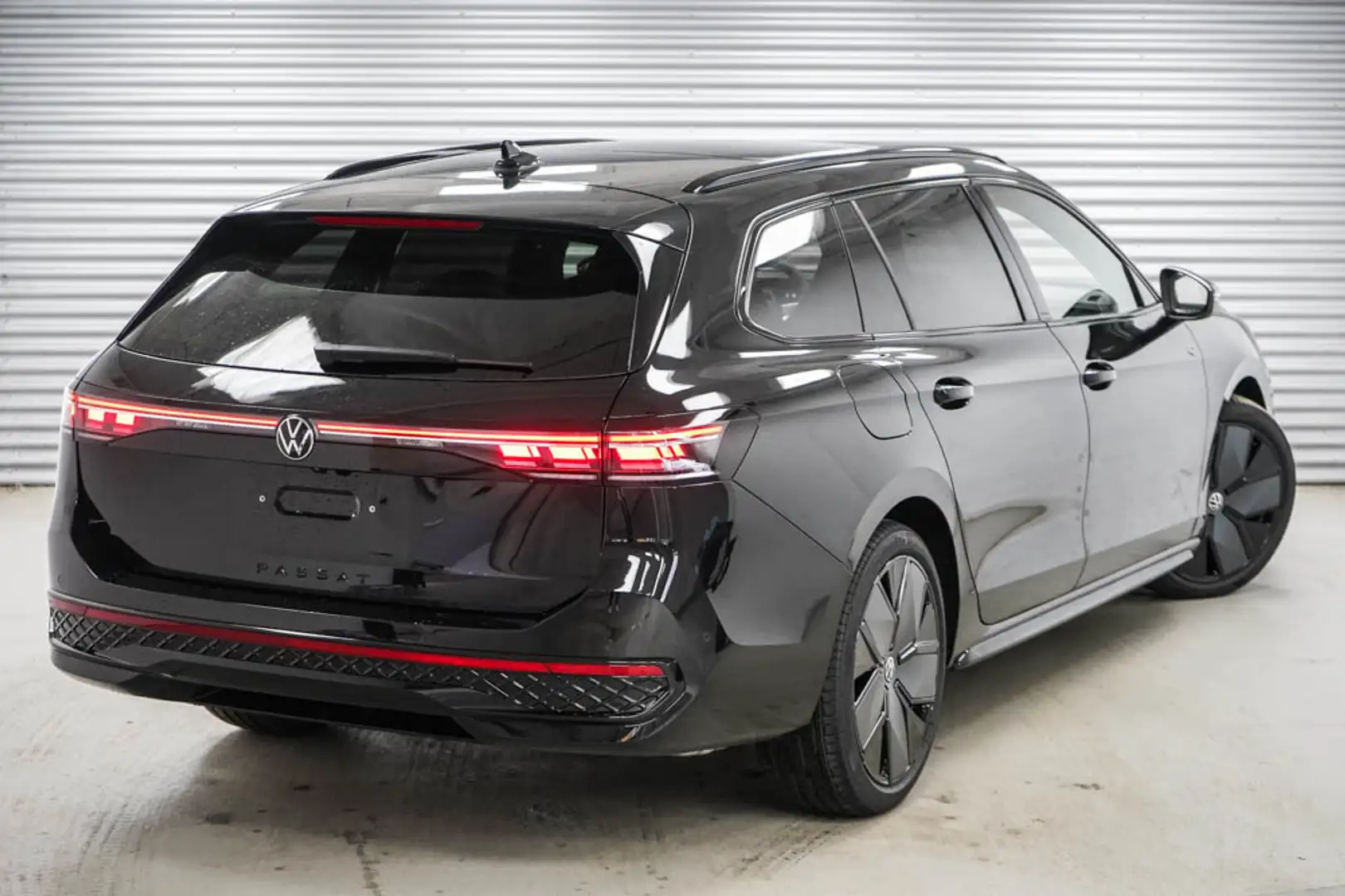 Volkswagen Passat Variant 2,0 TSI DSG 4Motion R-Line -LAG. Noir - 2