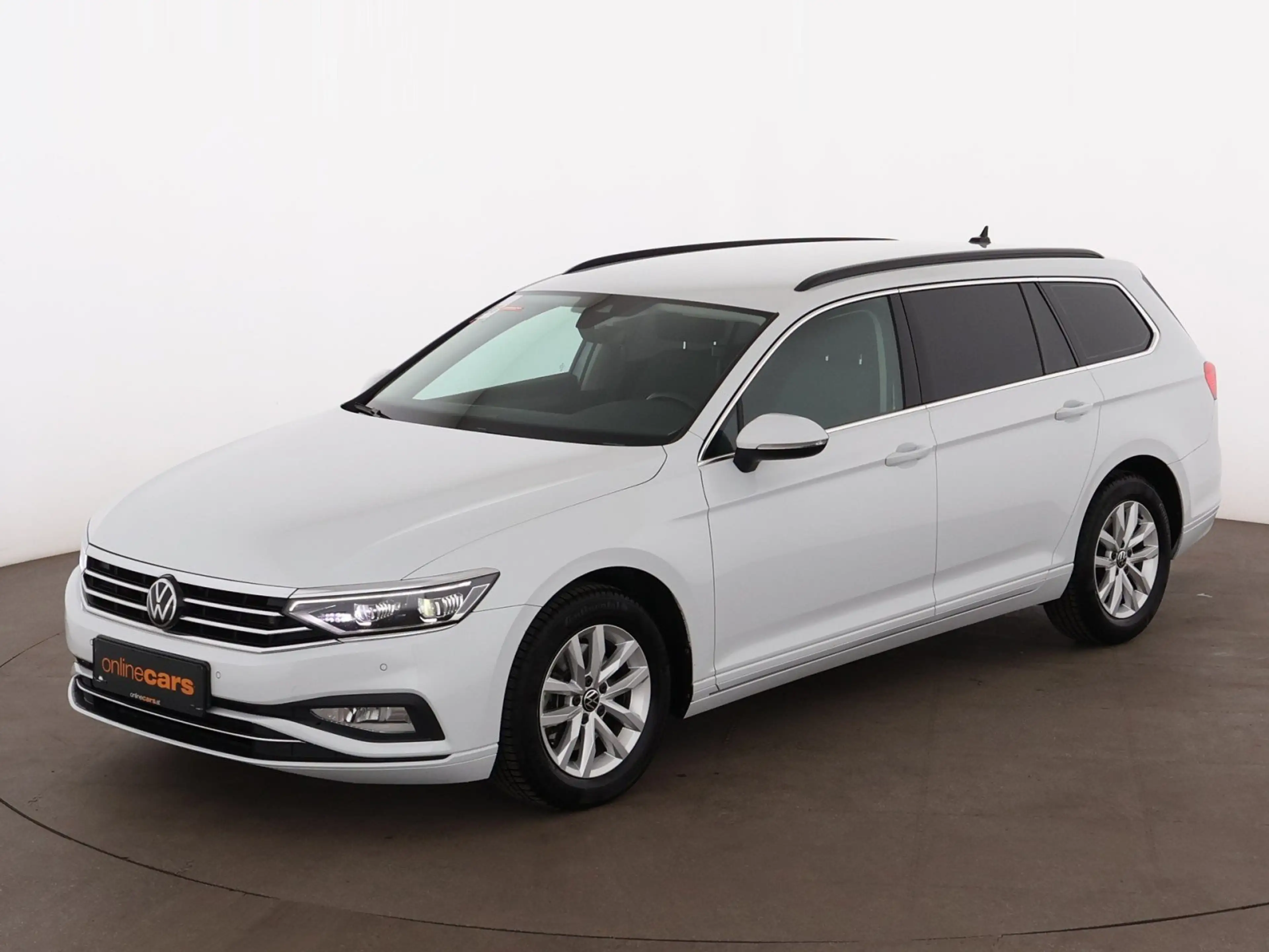Volkswagen Passat Variant 2.0 TDI Business Aut MATRIX RADAR — photo 2