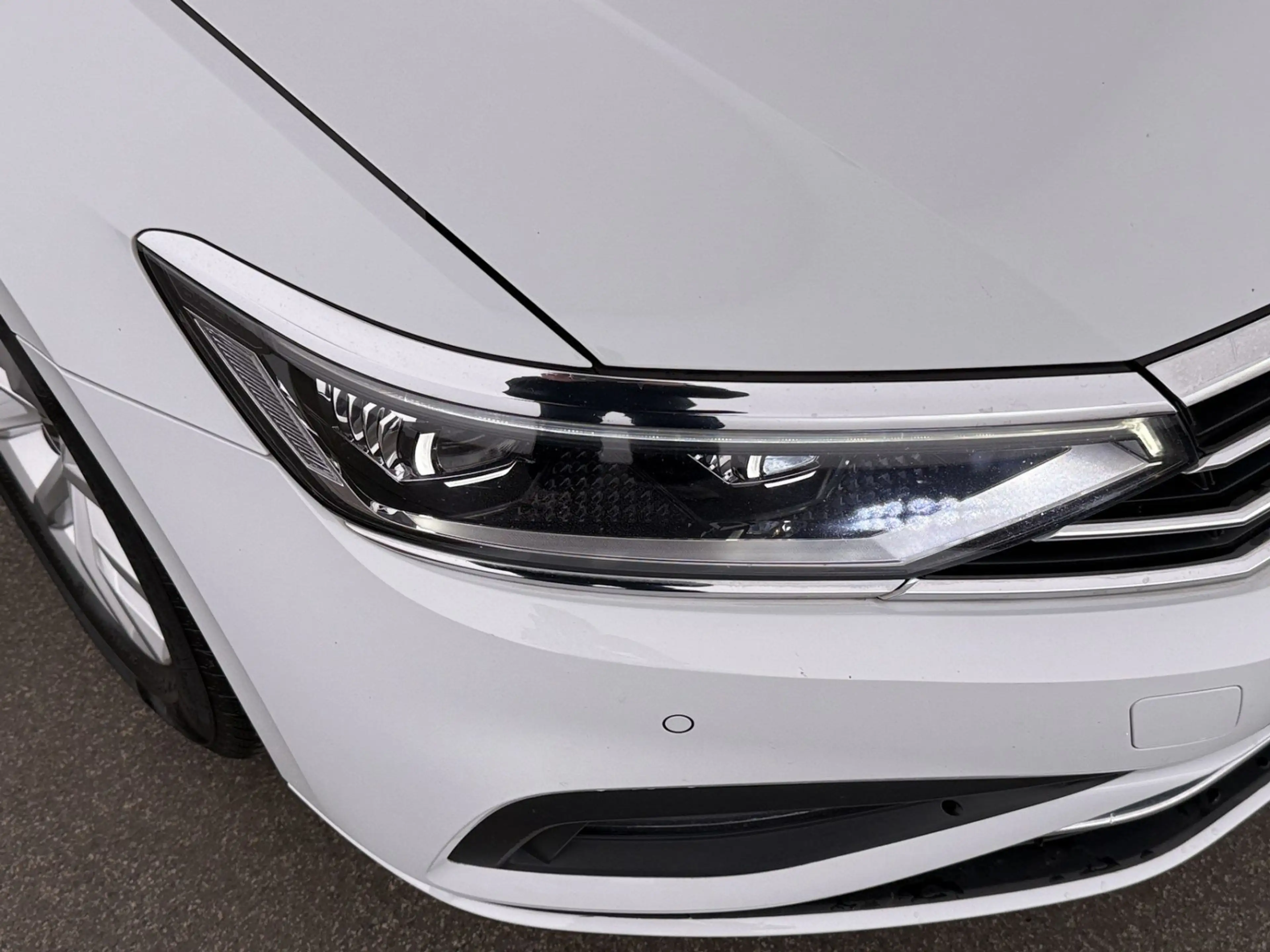 Volkswagen Passat Variant 2.0 TDI Business Aut MATRIX RADAR — photo 13