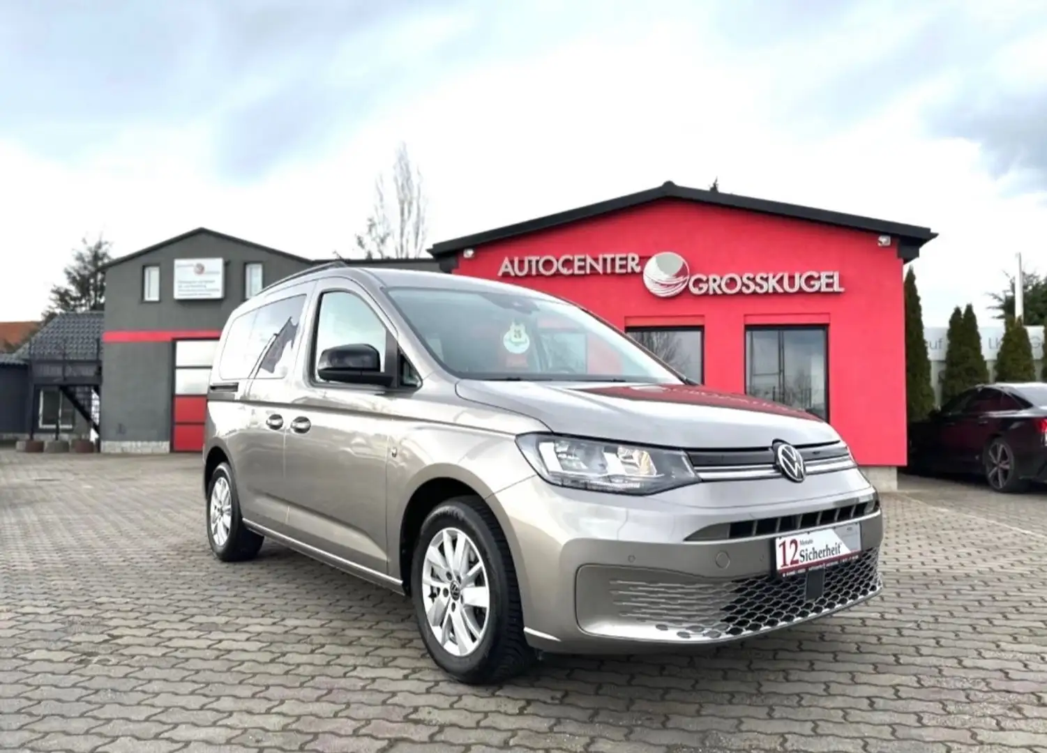 Volkswagen Caddy Life *HU/AU neu Braun - 1