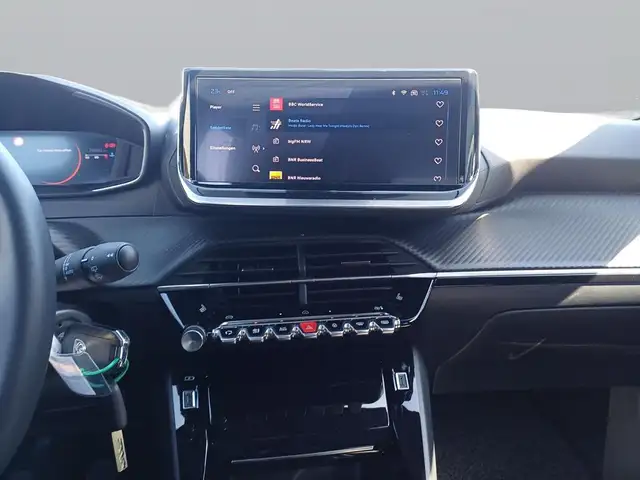Peugeot 2008 view 12