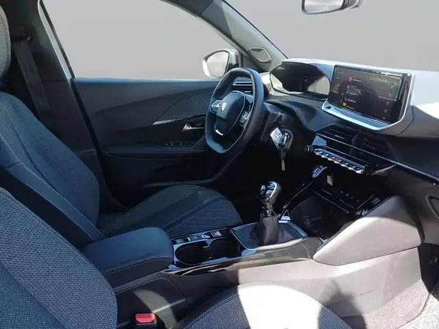 Peugeot 2008 view 11