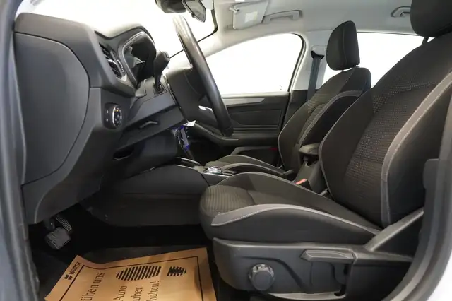 Ford Focus view 15