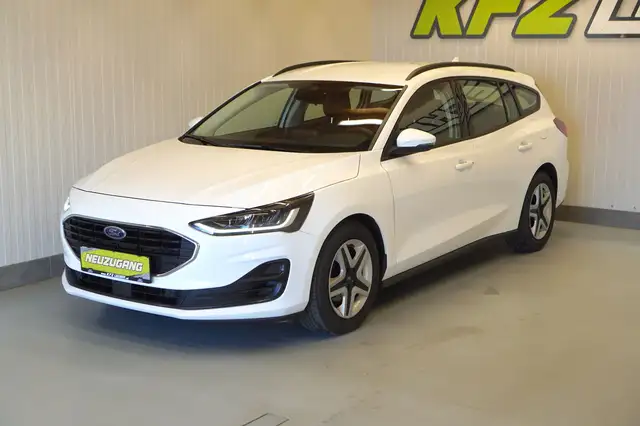 Ford Focus view 11