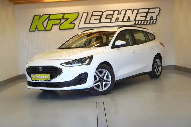 Ford Focus view 8
