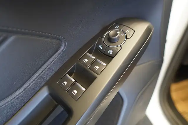 Ford Focus view 14