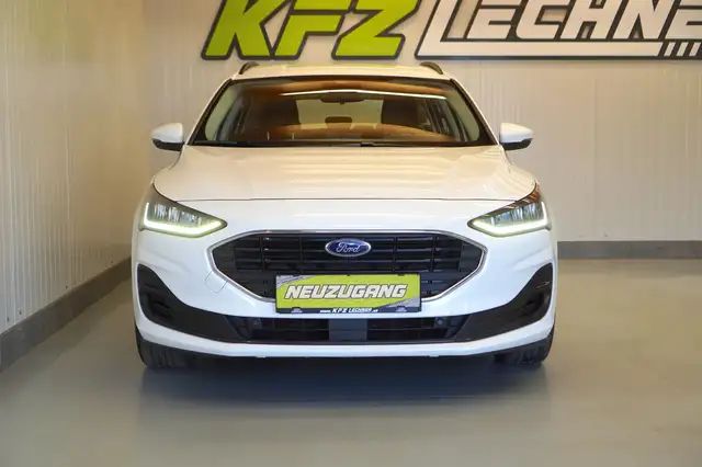 Ford Focus view 9