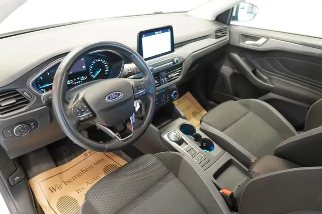 Ford Focus view 13