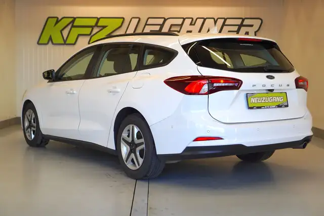 Ford Focus view 7