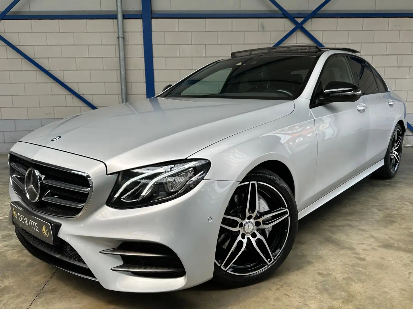 Mercedes-Benz E 200 Ambition Amg Pano|Camera|Distronic|Stoelverwarming Grijs - 1