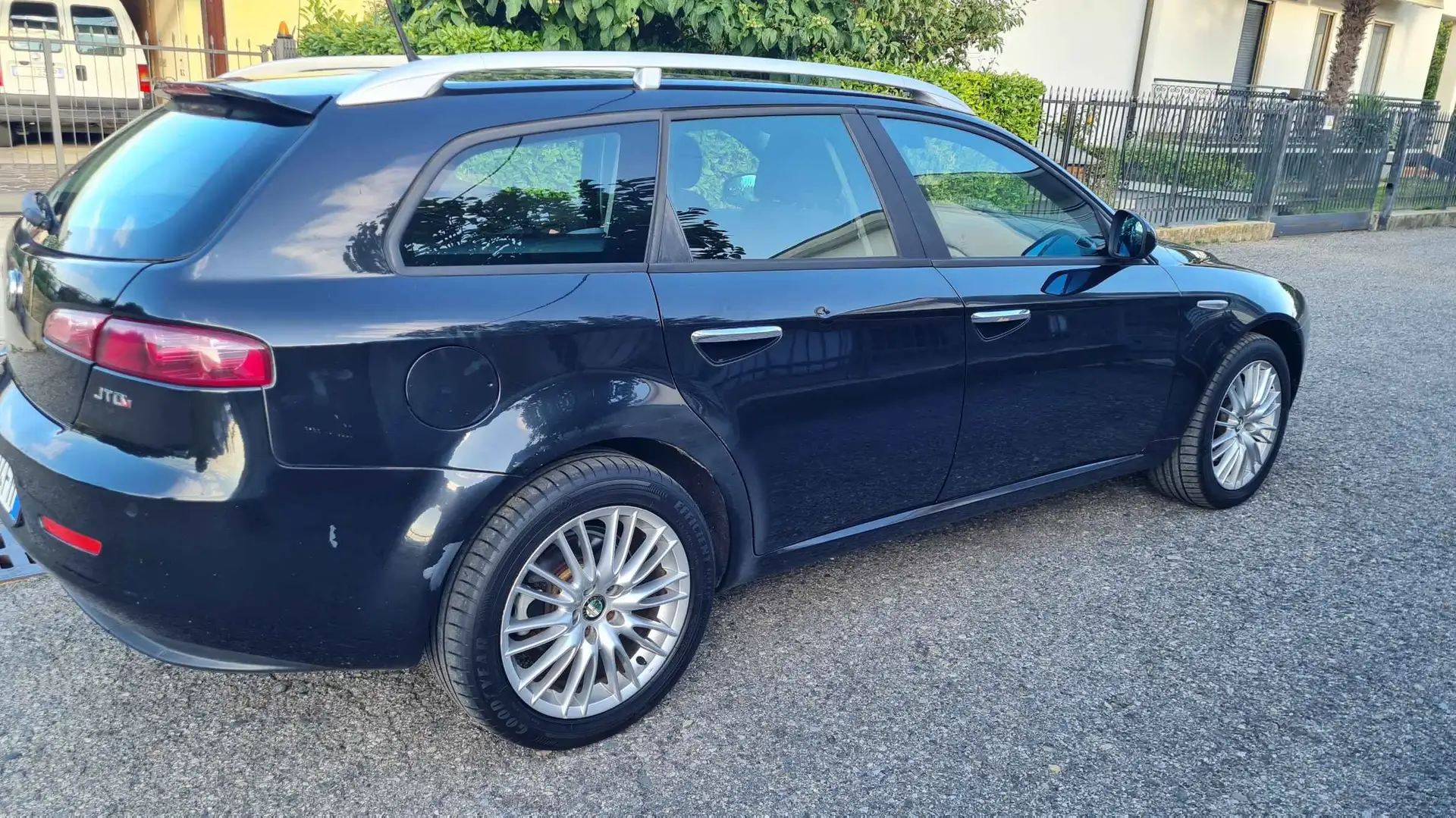 Alfa Romeo 159 Sportwagon SW 2.0 jtdm Distinctive  170cv crna - 2