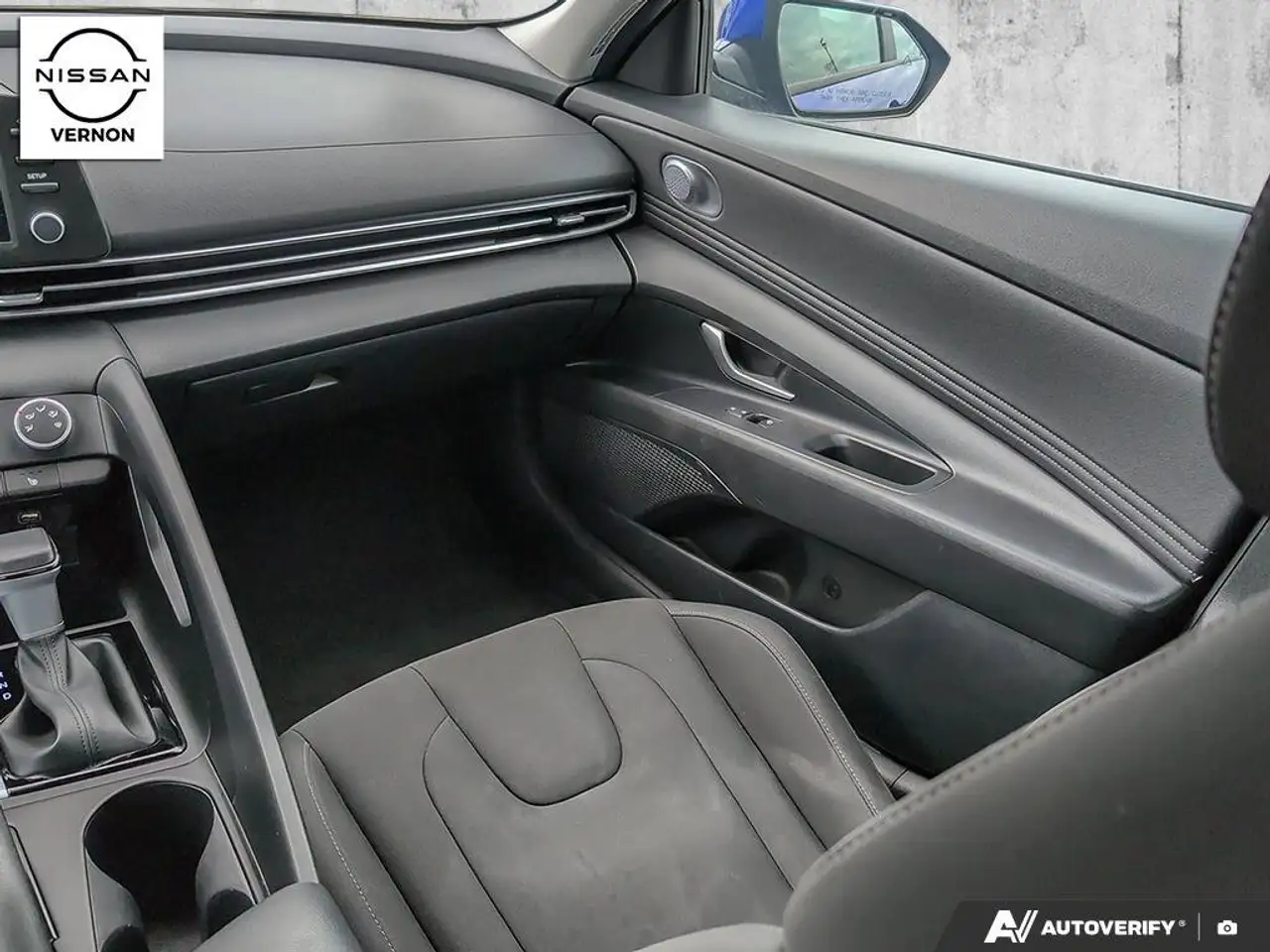 Hyundai ELANTRA снимка Hyundai ELANTRA