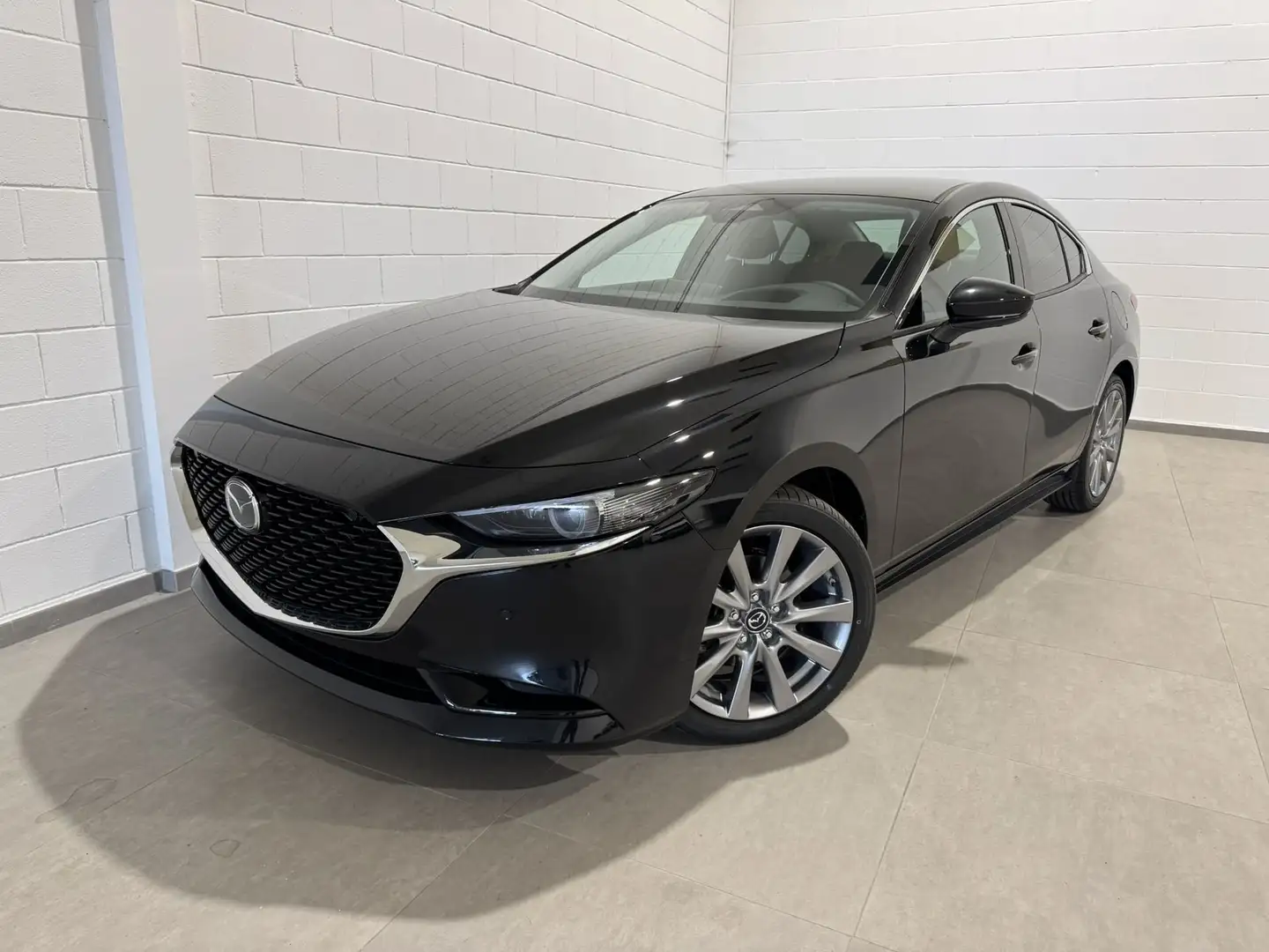 Mazda 3 Sedán 2.5 e-Skyactiv-G Exclusive-line 103kW Negro - 1
