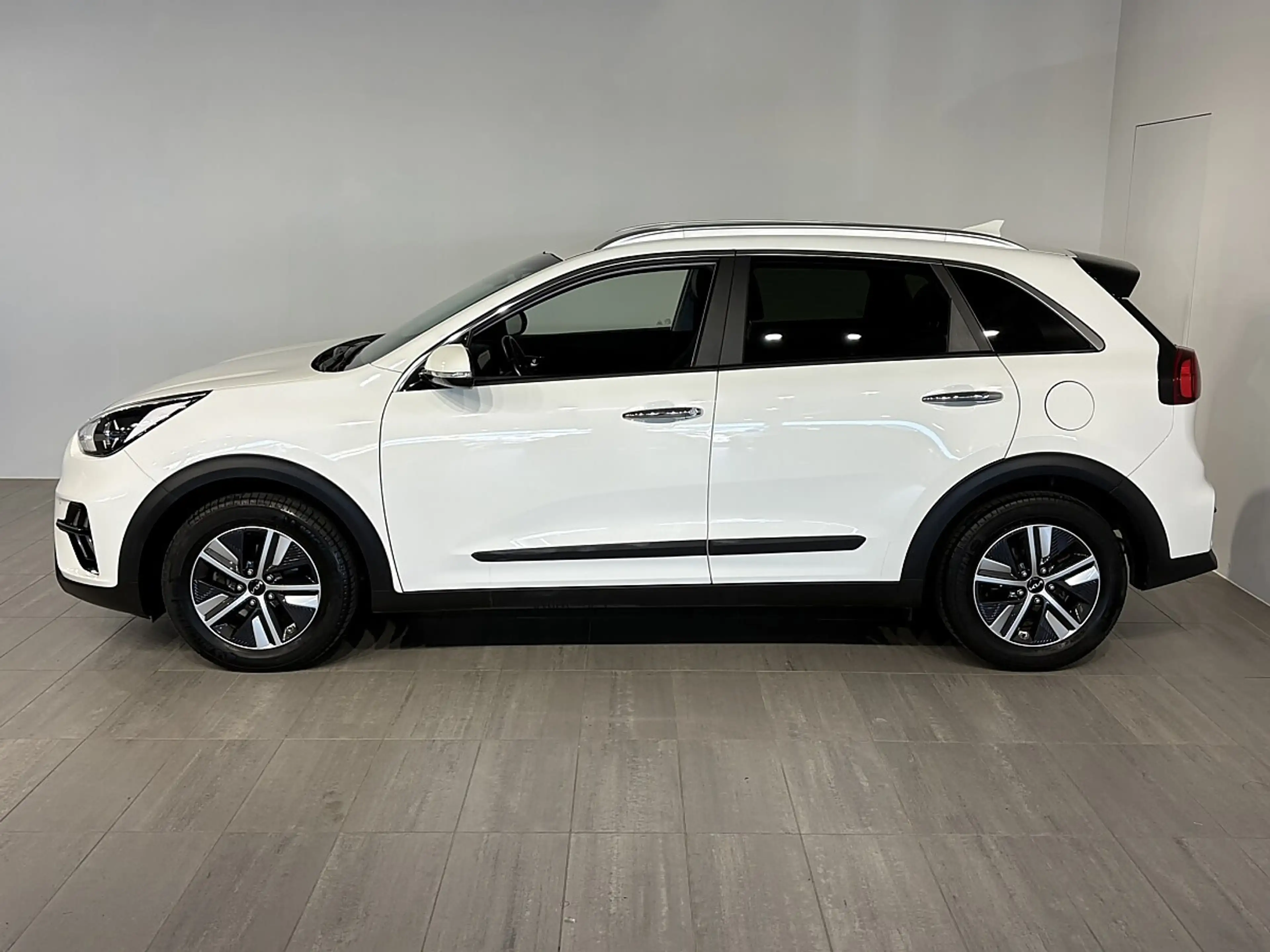 Kia Niro 1,6 GDI GPF Hybrid Gold DCT Aut. — photo 3