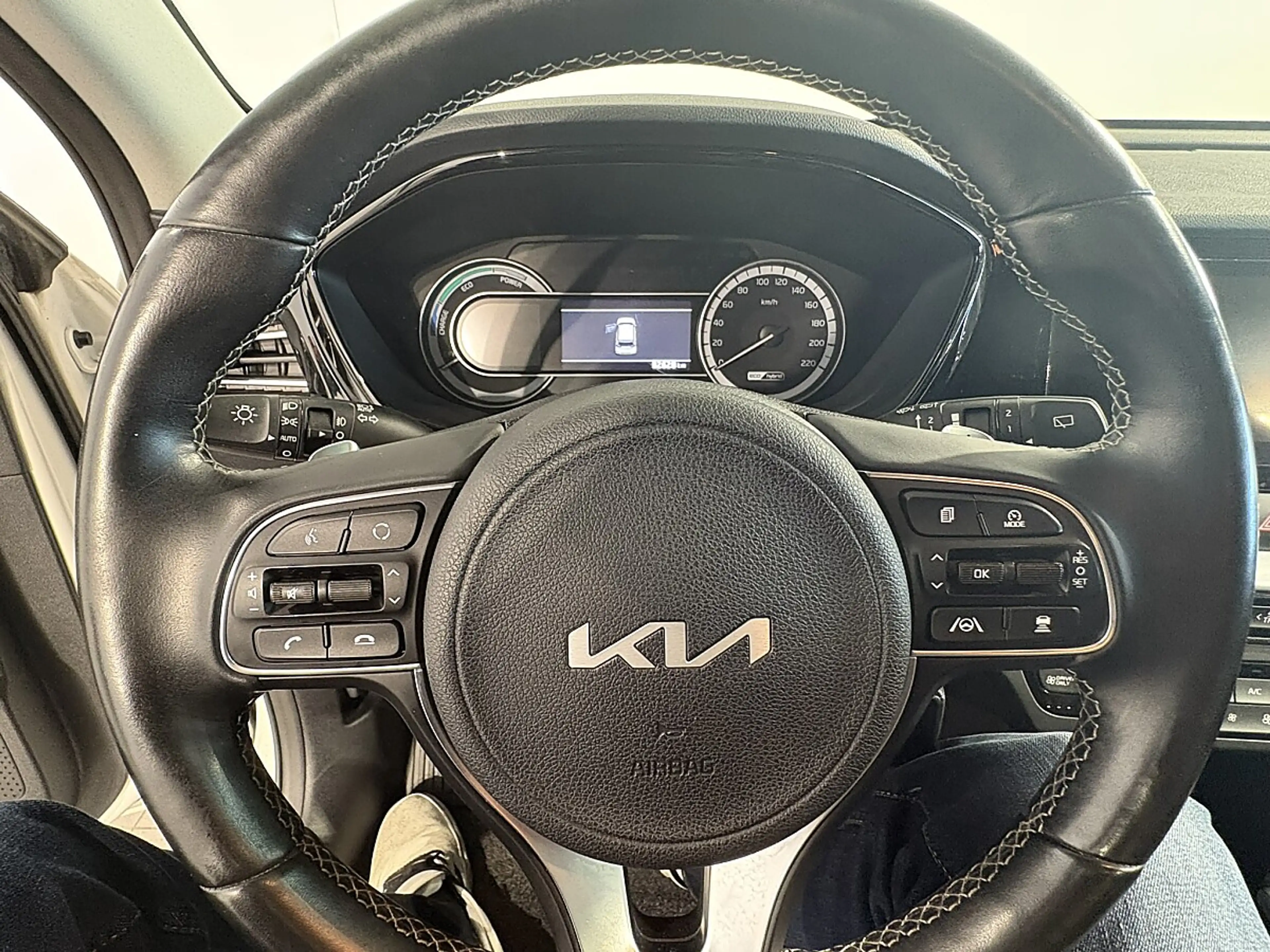 Kia Niro 1,6 GDI GPF Hybrid Gold DCT Aut. — photo 14