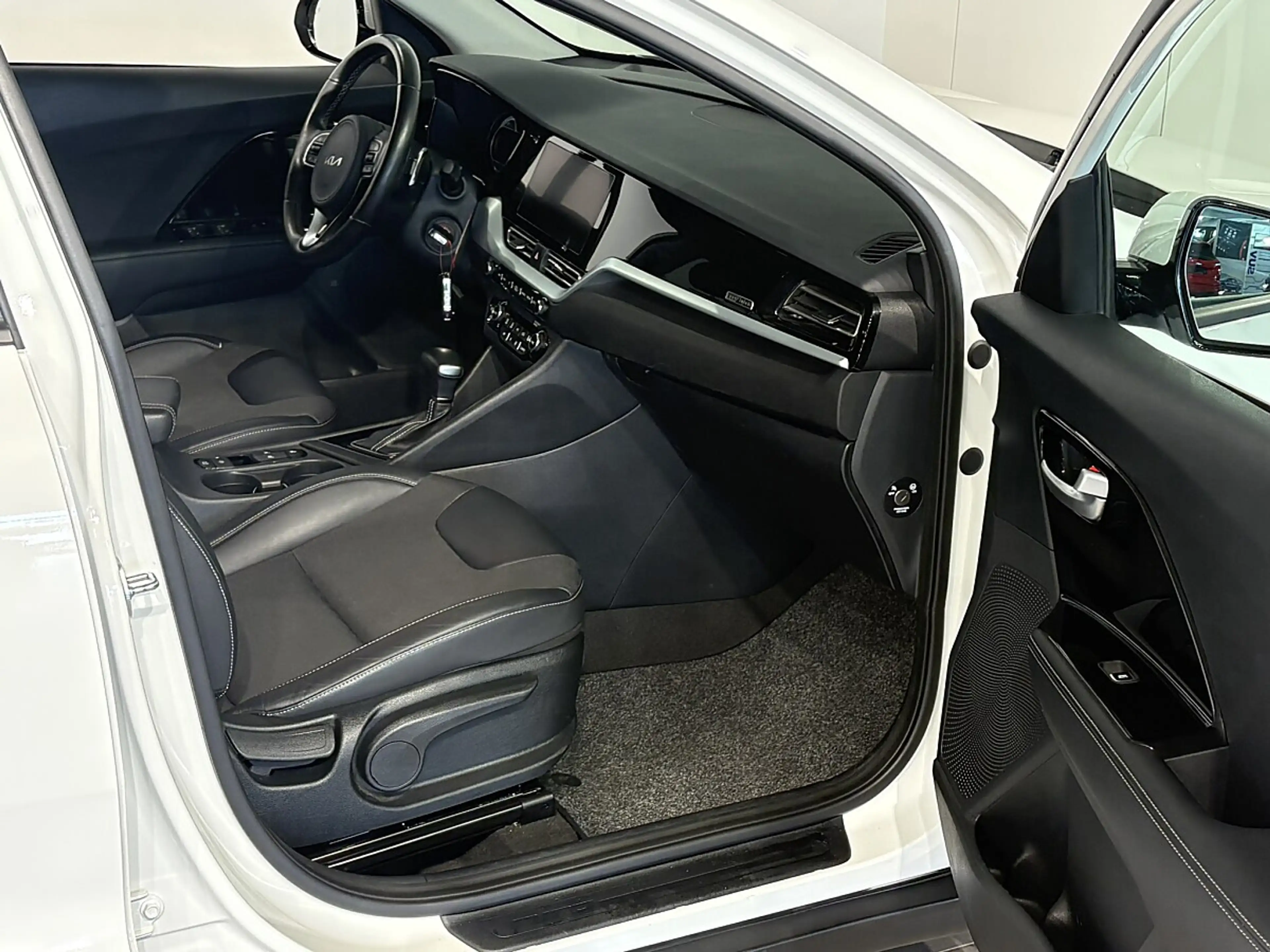 Kia Niro 1,6 GDI GPF Hybrid Gold DCT Aut. — photo 7