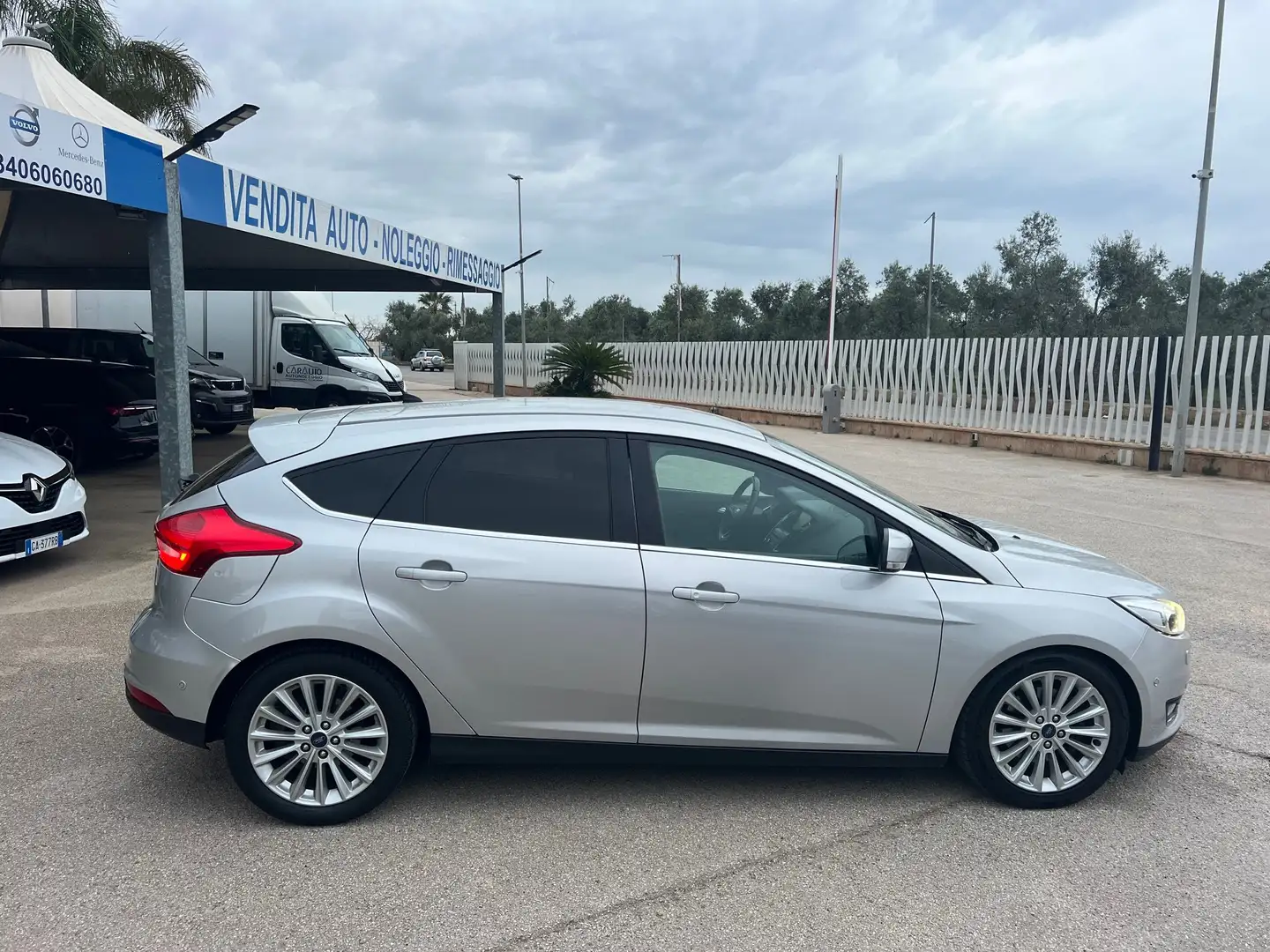 Ford Focus Titanium Argento - 2