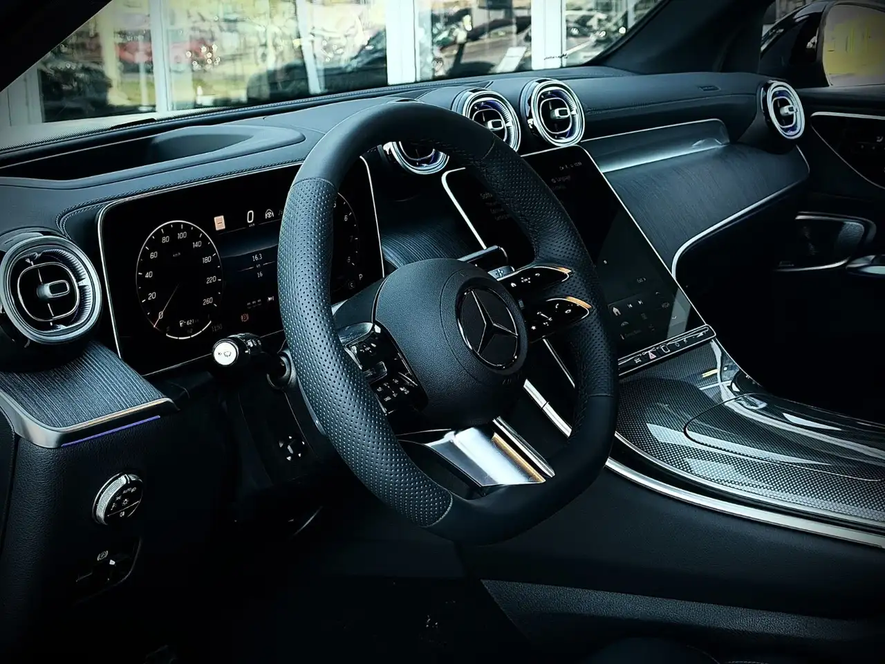 Mercedes-Benz GLC снимка Mercedes-Benz GLC
