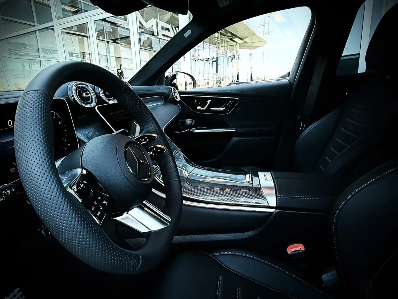 Mercedes-Benz GLC снимка Mercedes-Benz GLC