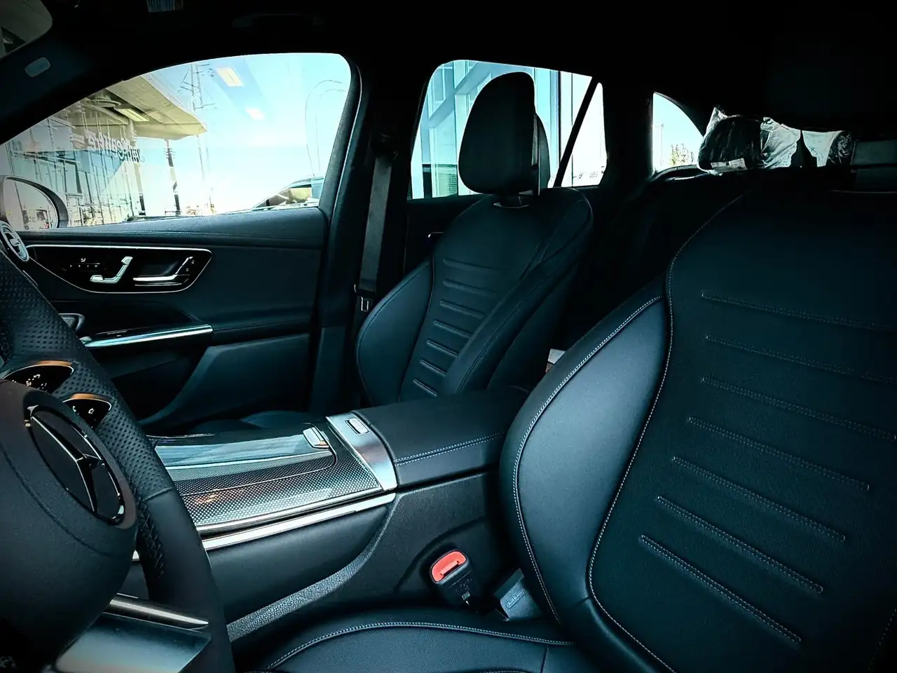 Mercedes-Benz GLC снимка Mercedes-Benz GLC