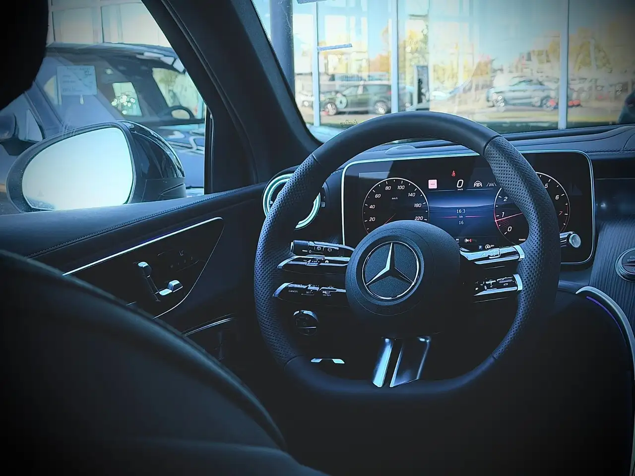Mercedes-Benz GLC снимка Mercedes-Benz GLC