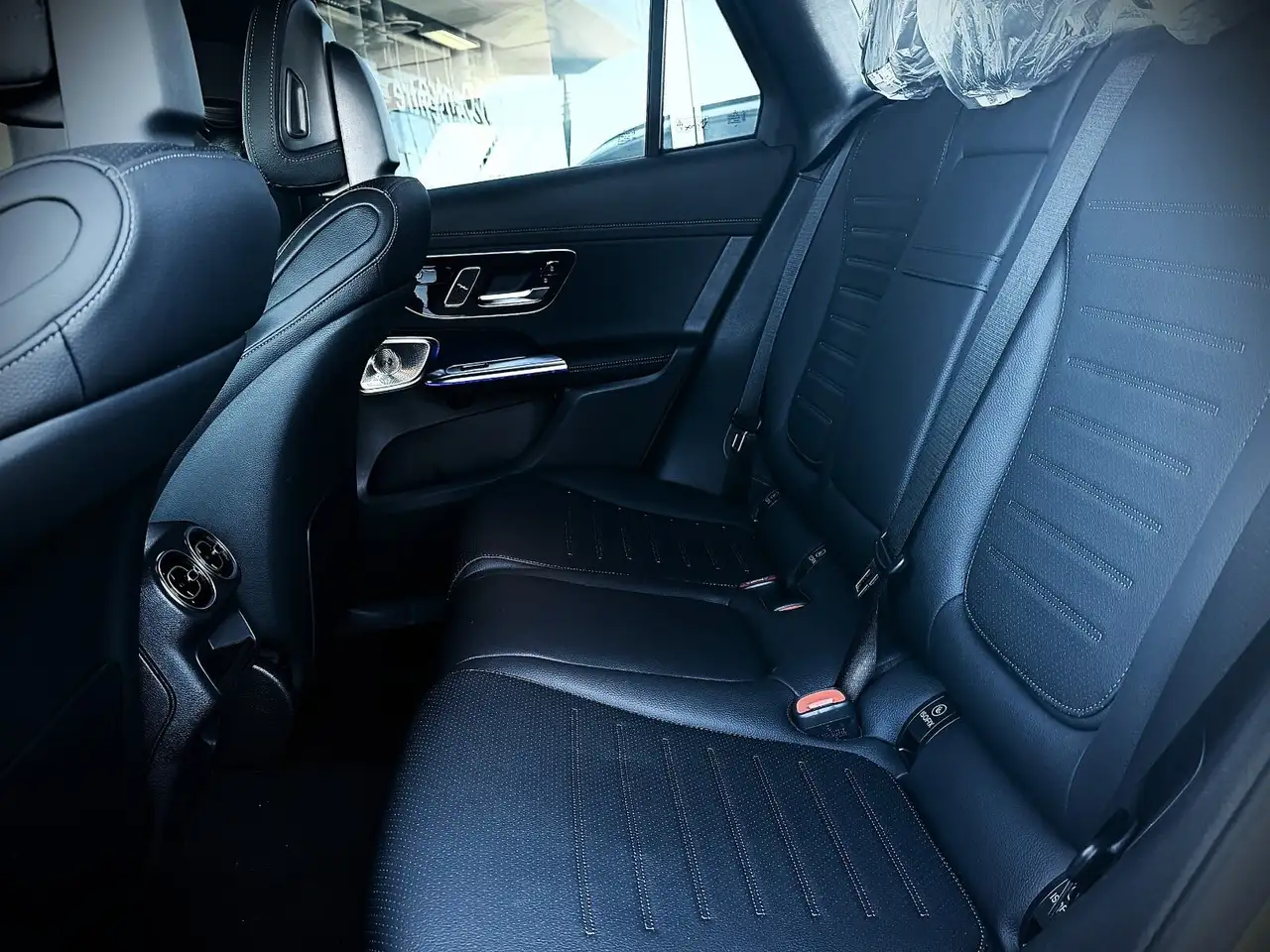 Mercedes-Benz GLC снимка Mercedes-Benz GLC