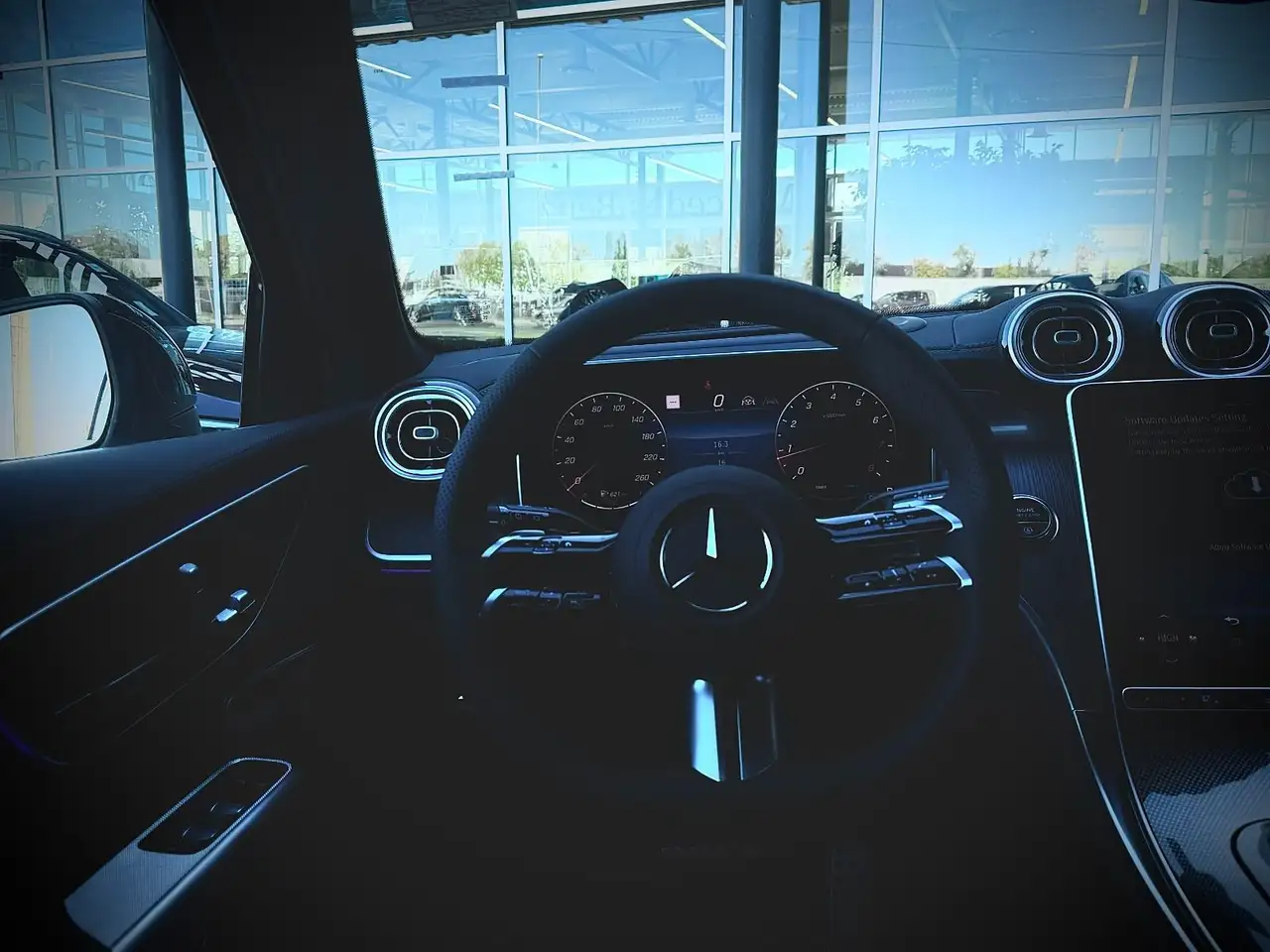 Mercedes-Benz GLC снимка Mercedes-Benz GLC