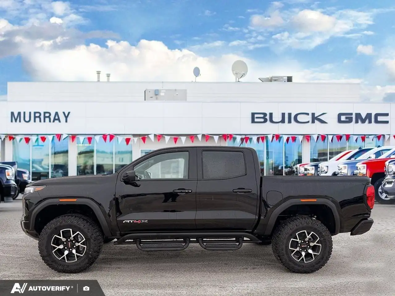 GMC Canyon photo GMC Canyon