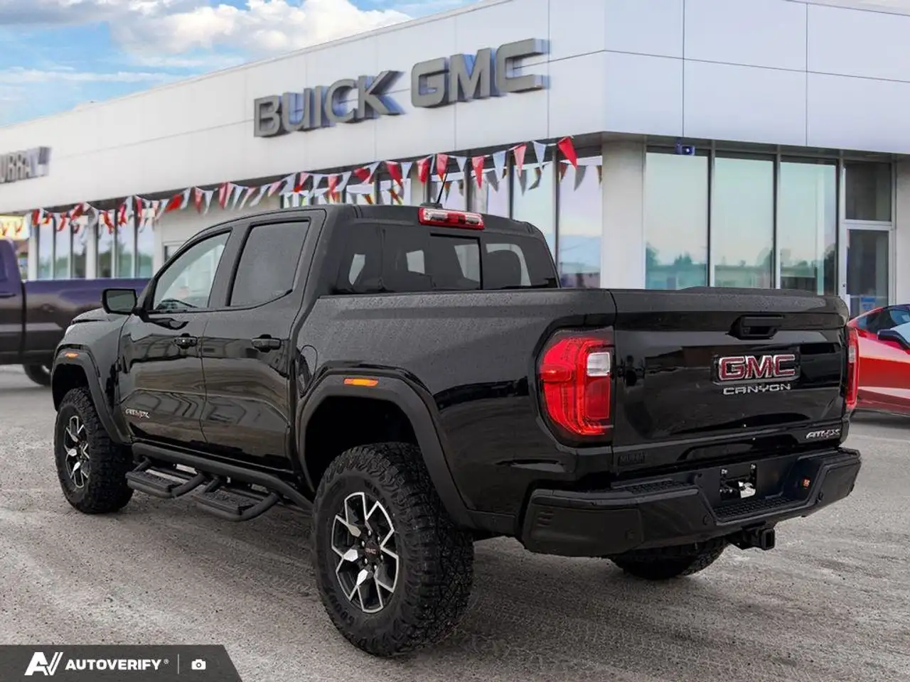GMC Canyon photo GMC Canyon
