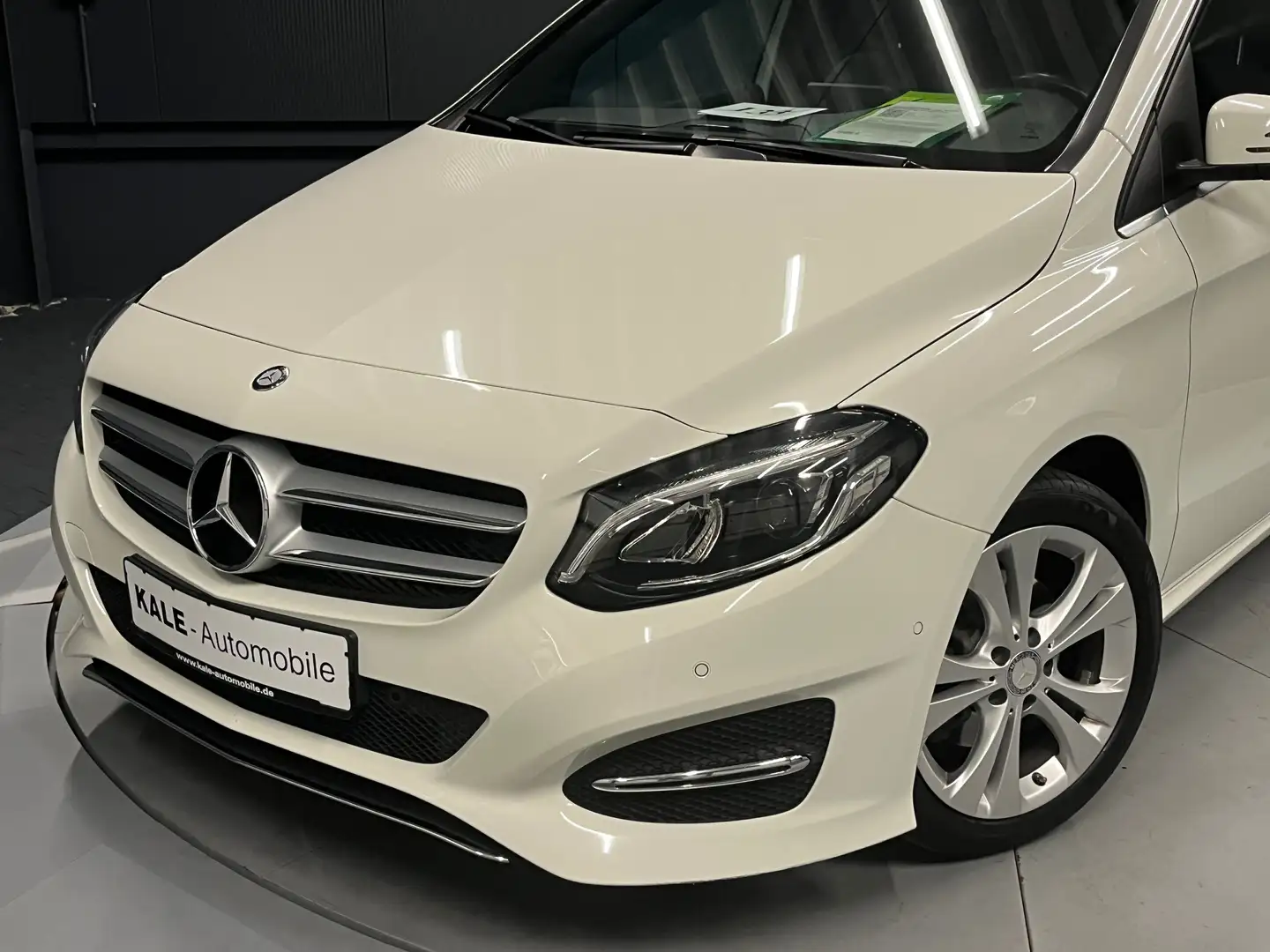Mercedes-Benz B 180 Urban *NAVI*T-LEDER*LED High*Privacy*2.HAND* Wit - 2