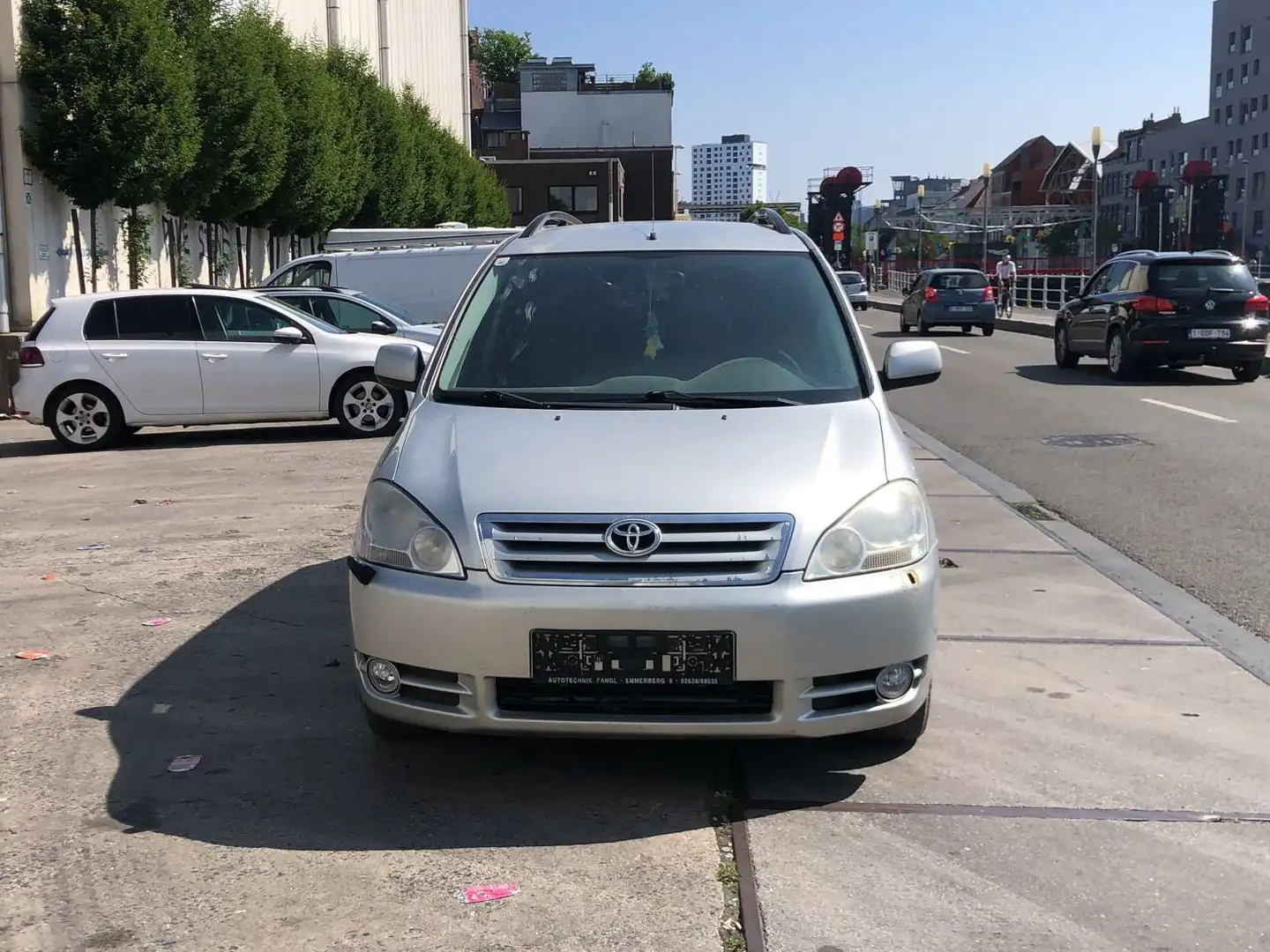 Toyota Avensis Verso 2.0 Turbo D4D Linea Sol Argent - 2